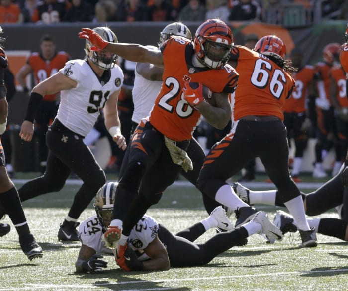 Nov 11, 2018; Cincinnati Bengals running back Joe Mixon (28) runs against the New Orleans Saints. Mandatory Credit: David Kohl-USA TODAY Sports